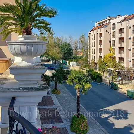 2-bedroom Pool View Sunny Apartment