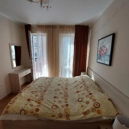2-bedroom Pool View Sunny 아파트
