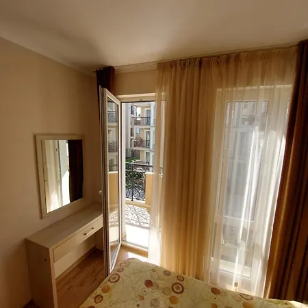 Appartamento 2-bedroom Pool View Sunny *
